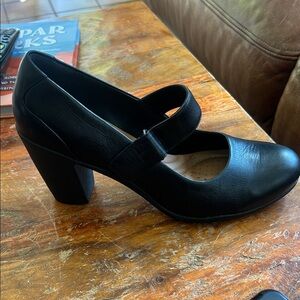 Clarks Clara Mary Jane Block Heel Pumps